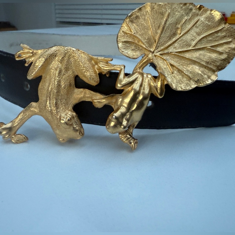 Gail LaBelle Gold Frog Black Leather Belt - Picture 5 of 10